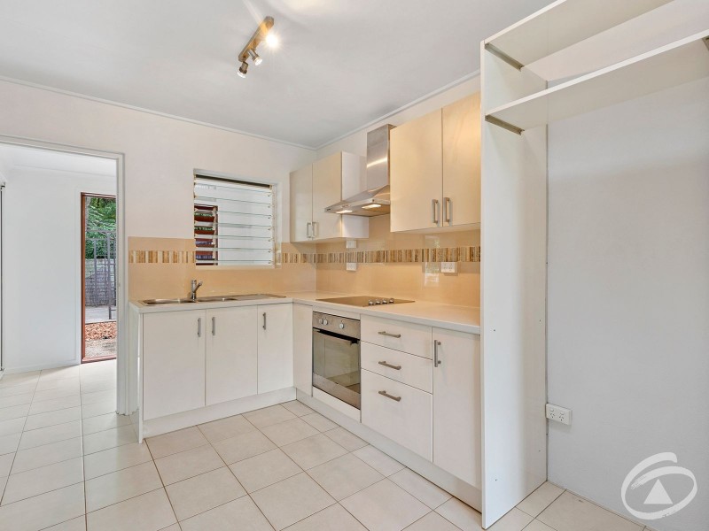 2/44 Mimosa Street, Holloways Beach QLD 4878