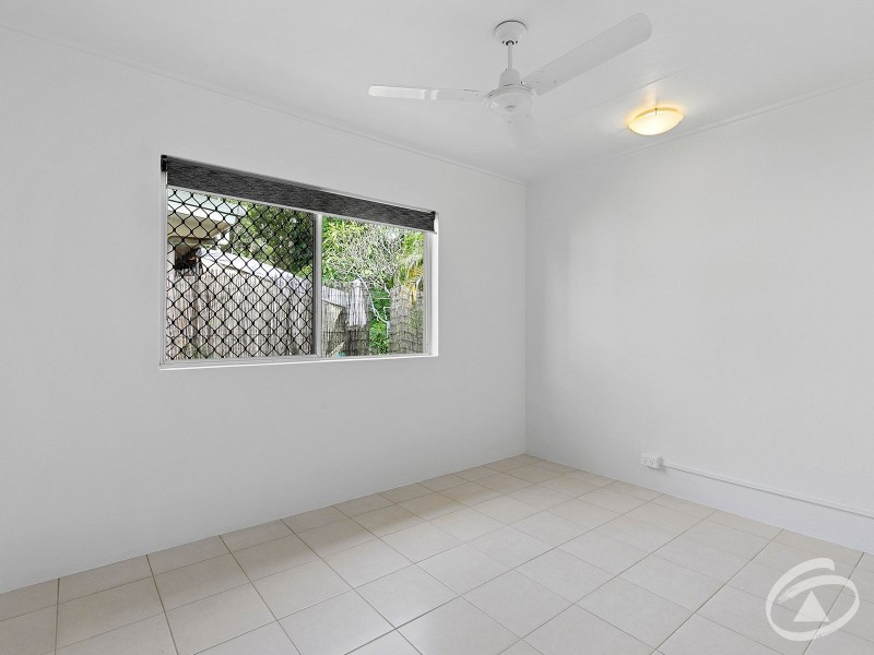 2/44 Mimosa Street, Holloways Beach QLD 4878