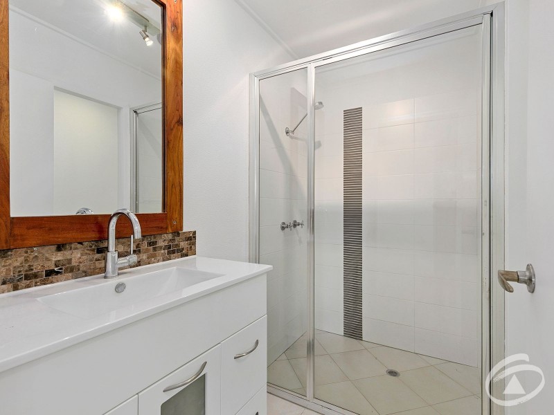 2/44 Mimosa Street, Holloways Beach QLD 4878