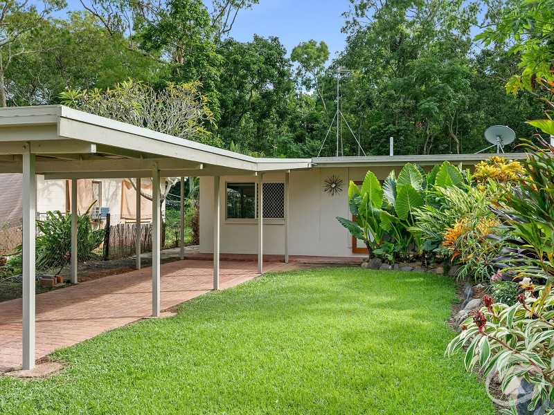 2/44 Mimosa Street, Holloways Beach QLD 4878