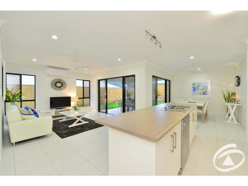 13 Laguna Avenue, Redlynch QLD 4870