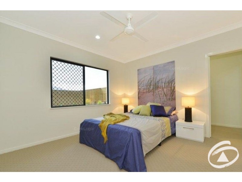13 Laguna Avenue, Redlynch QLD 4870