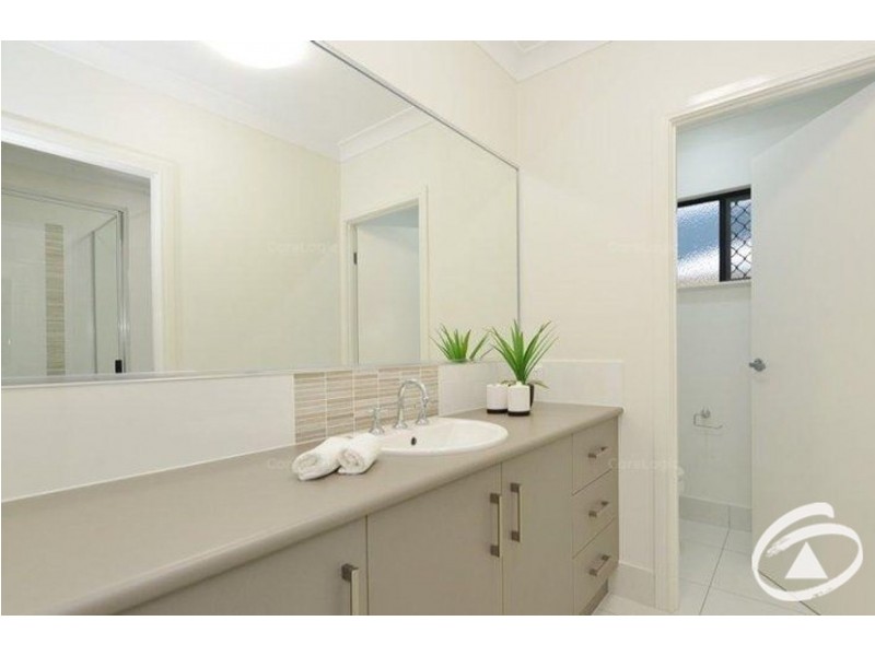 13 Laguna Avenue, Redlynch QLD 4870