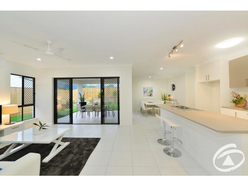 13 Laguna Avenue, Redlynch QLD 4870