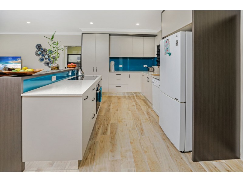 18 Whale Close, Kewarra Beach QLD 4879