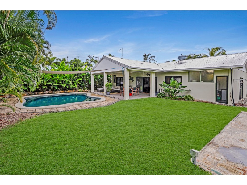 18 Whale Close, Kewarra Beach QLD 4879