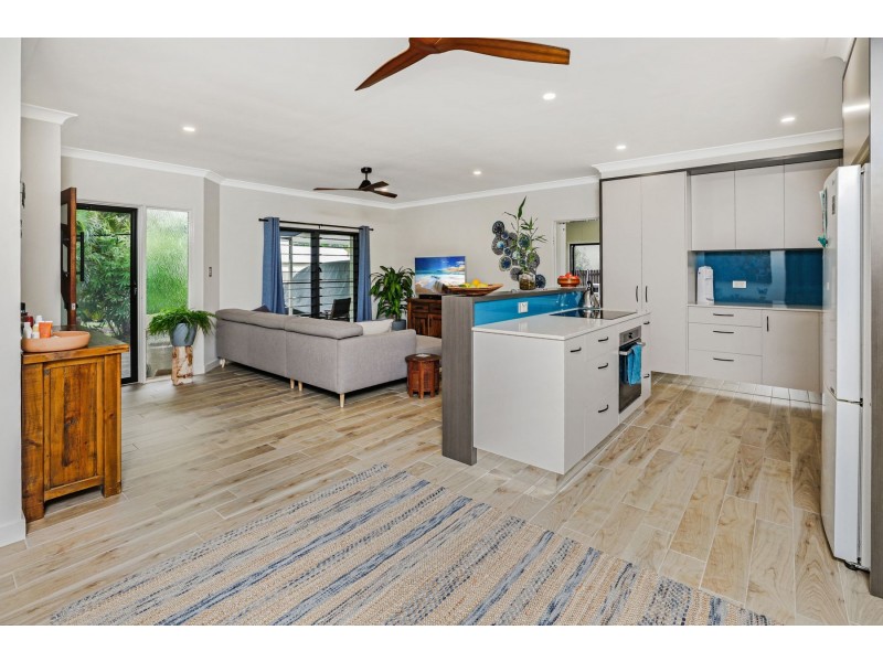 18 Whale Close, Kewarra Beach QLD 4879