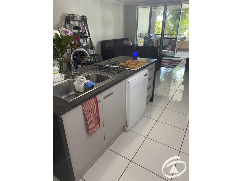 27/9-15 McLean Street, Cairns North QLD 4870