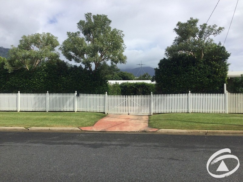 25 Mulligan Street, Manoora QLD 4870