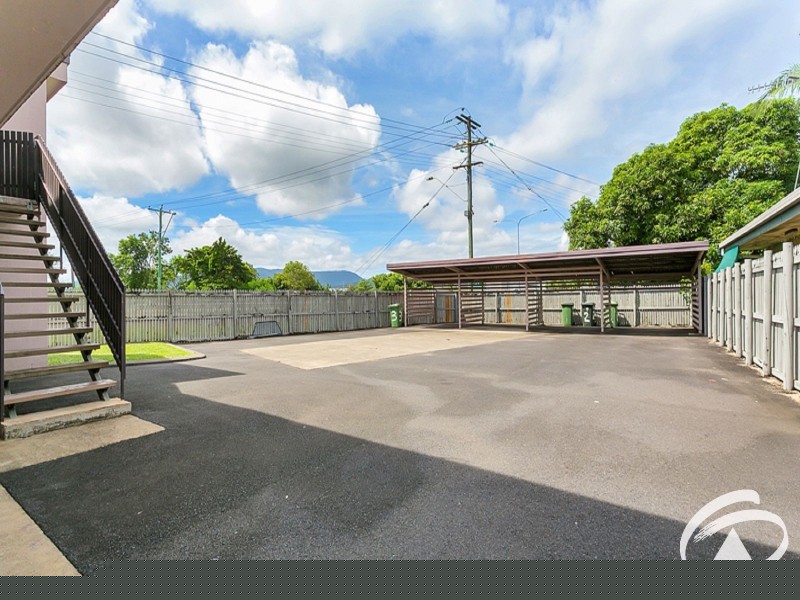 2/1 Sandown Close, Woree QLD 4868