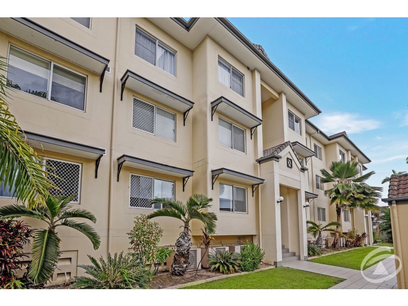 8/25-27 Digger Street, Cairns North QLD 4870
