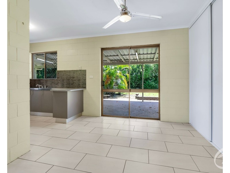 35 Mestrez Street, Mooroobool QLD 4870