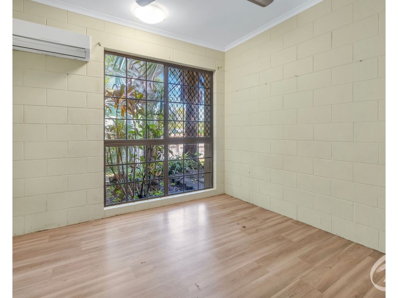 35 Mestrez Street, Mooroobool QLD 4870