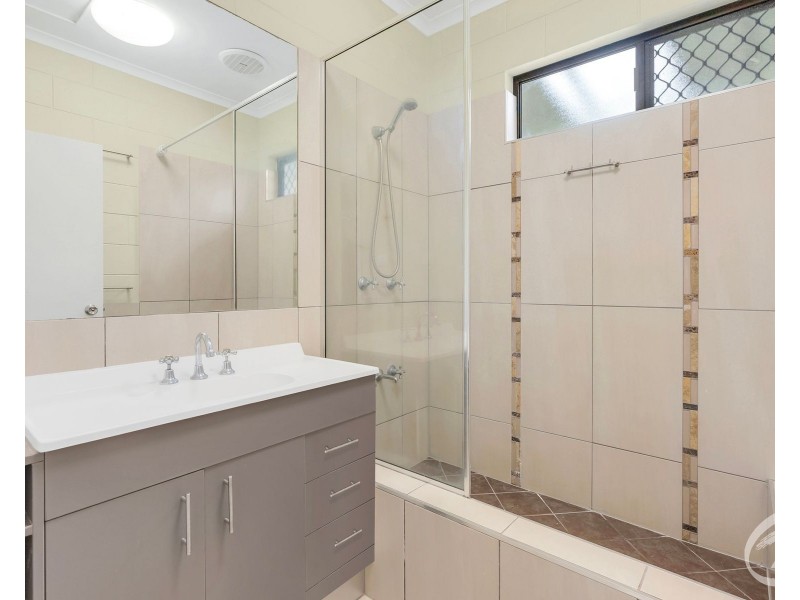 35 Mestrez Street, Mooroobool QLD 4870