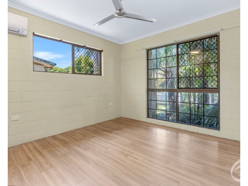 35 Mestrez Street, Mooroobool QLD 4870