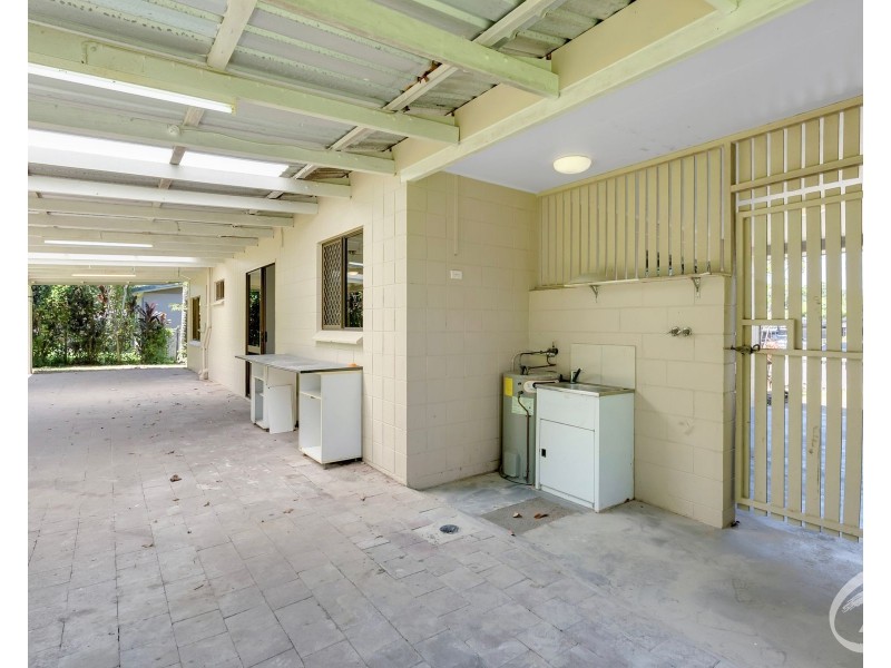35 Mestrez Street, Mooroobool QLD 4870