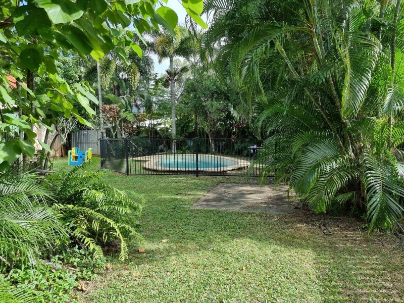 33 Kavieng Street, Trinity Beach QLD 4879