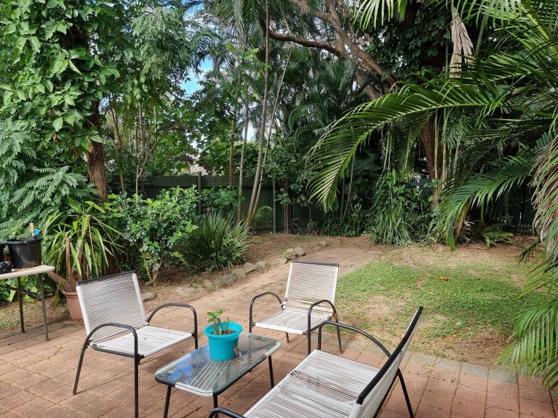 33 Kavieng Street, Trinity Beach QLD 4879