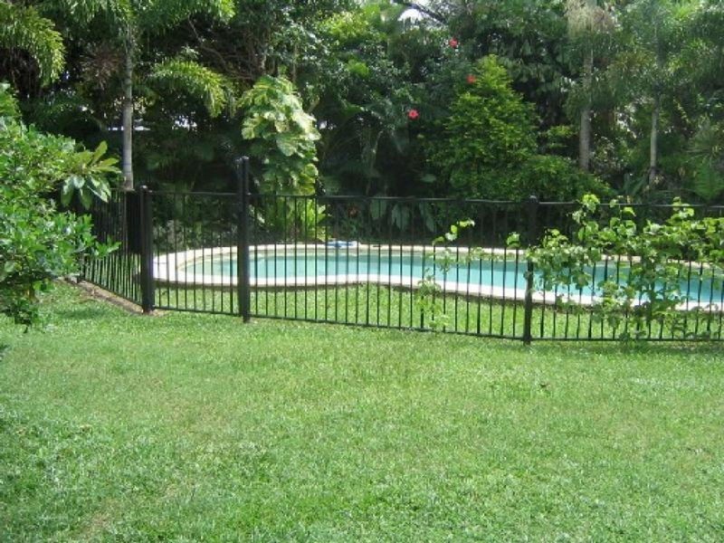 33 Kavieng Street, Trinity Beach QLD 4879