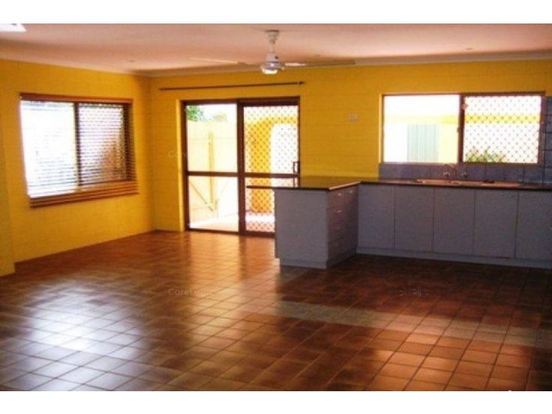 33 Kavieng Street, Trinity Beach QLD 4879