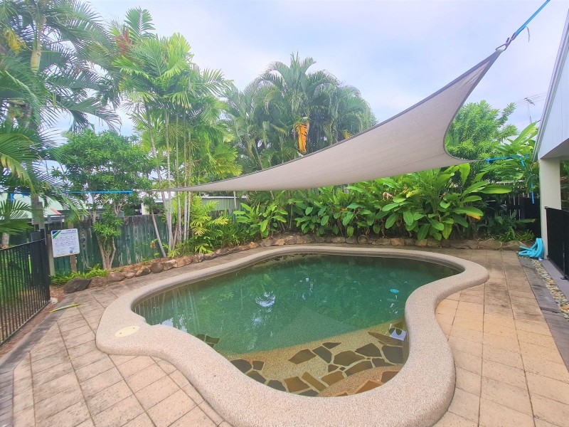 18 Whale Close, Kewarra Beach QLD 4879