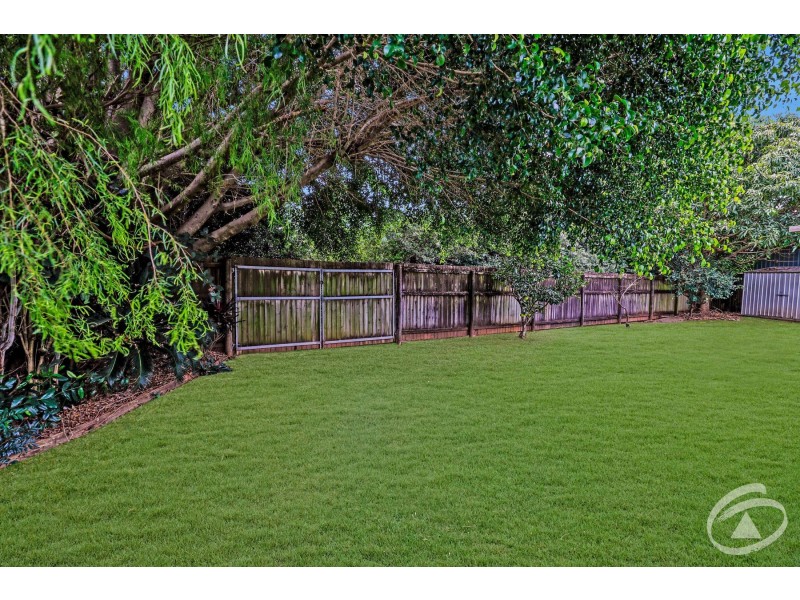 10 Tyrconnell Crescent, Redlynch QLD 4870