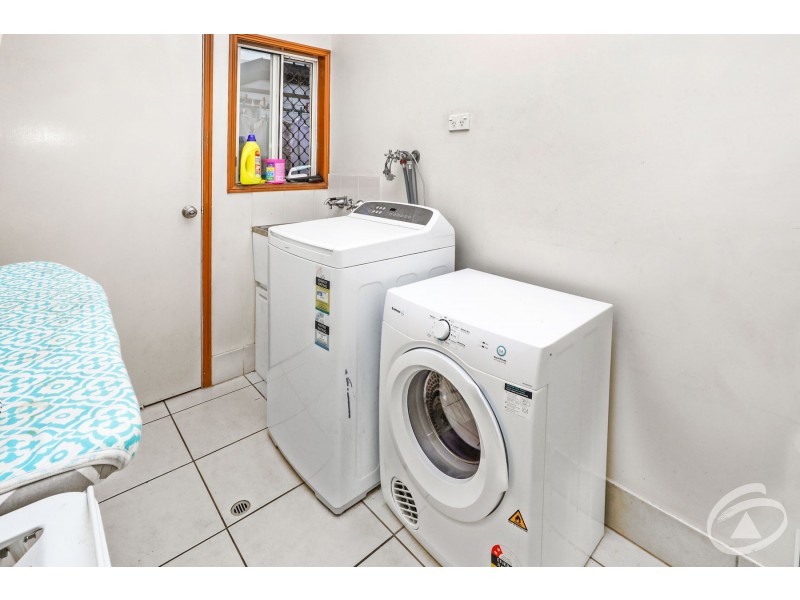 10 Tyrconnell Crescent, Redlynch QLD 4870