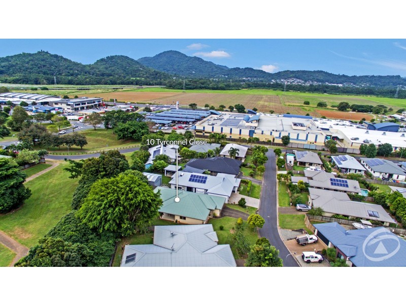 10 Tyrconnell Crescent, Redlynch QLD 4870