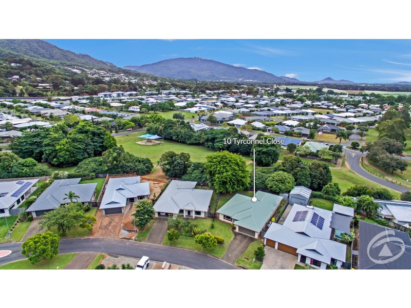 10 Tyrconnell Crescent, Redlynch QLD 4870