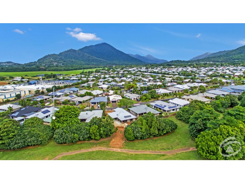 10 Tyrconnell Crescent, Redlynch QLD 4870