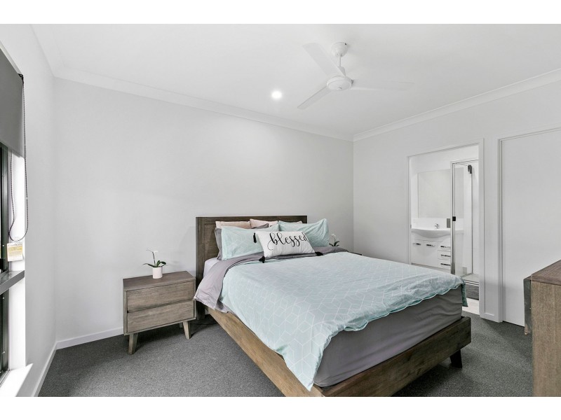 1 & 2/33 Anson Street, Bentley Park QLD 4869