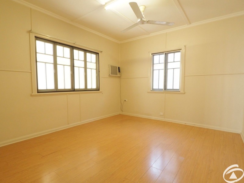 293 McLeod Street, Cairns North QLD 4870