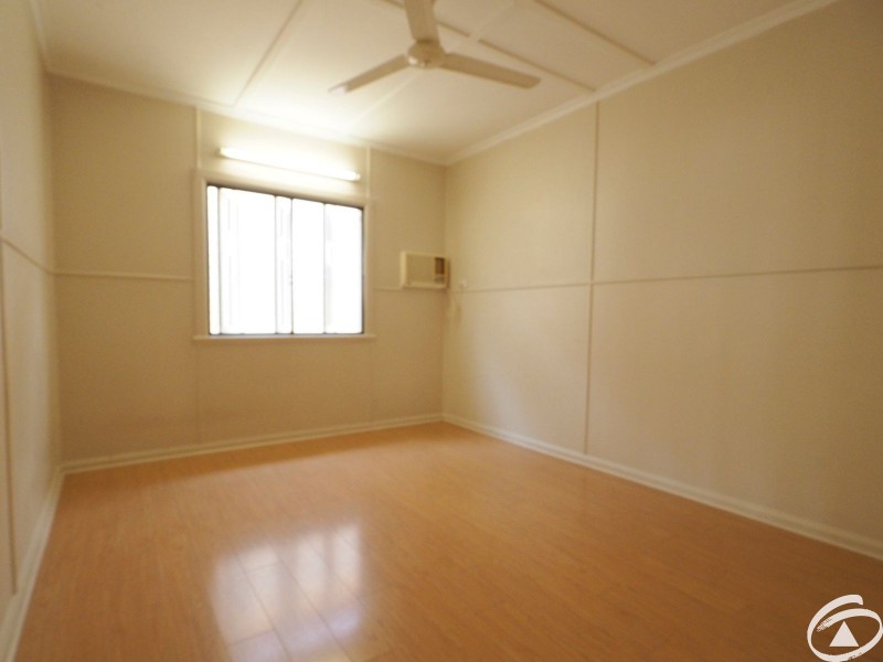293 McLeod Street, Cairns North QLD 4870