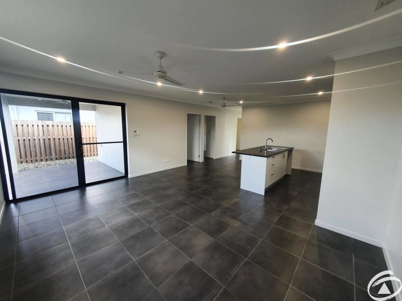 18 Edge Court, Manoora QLD 4870