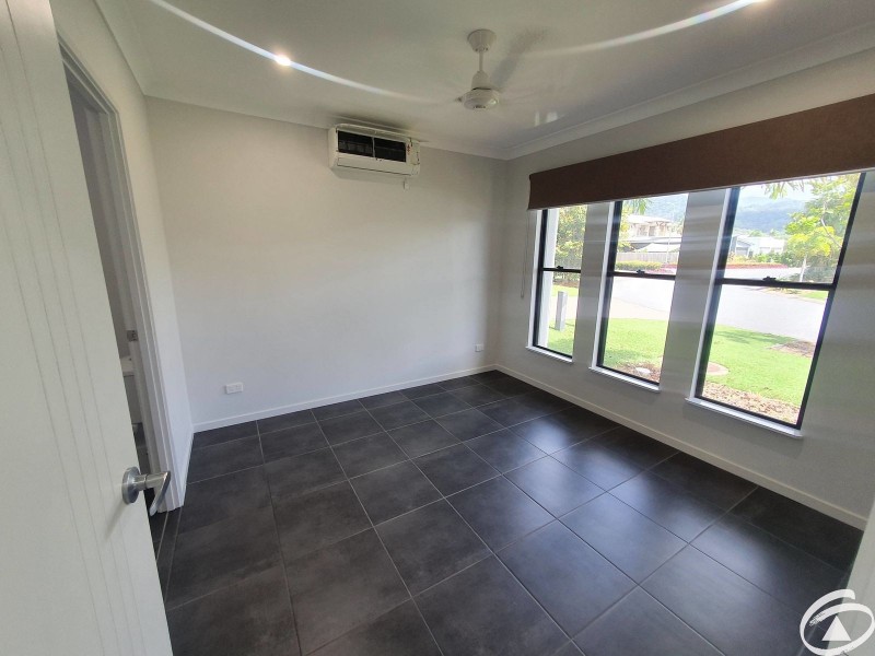 18 Edge Court, Manoora QLD 4870