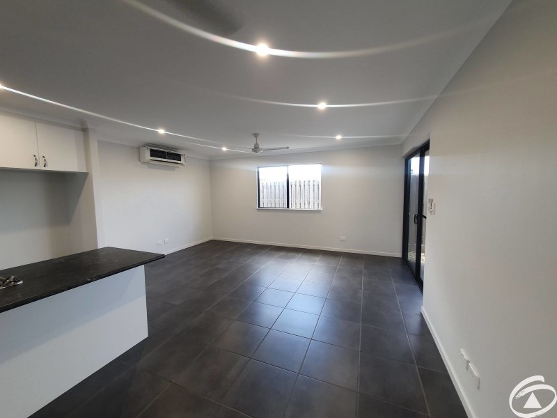18 Edge Court, Manoora QLD 4870