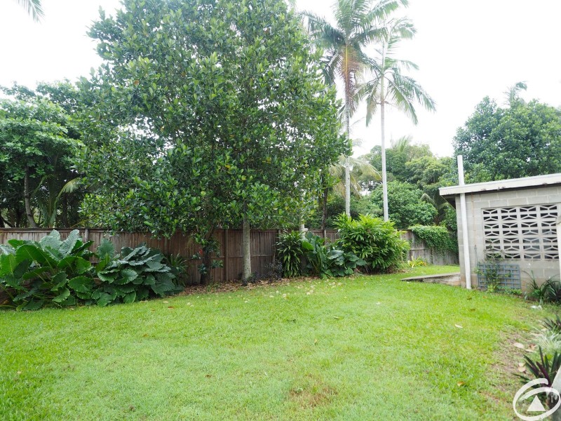 2/42 Lily Street, Cairns North QLD 4870