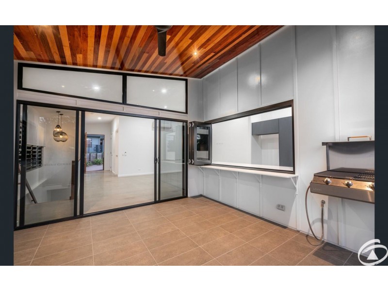 6B Diamond Close, Stratford QLD 4870