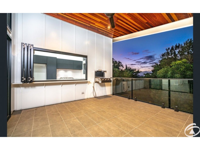 6B Diamond Close, Stratford QLD 4870