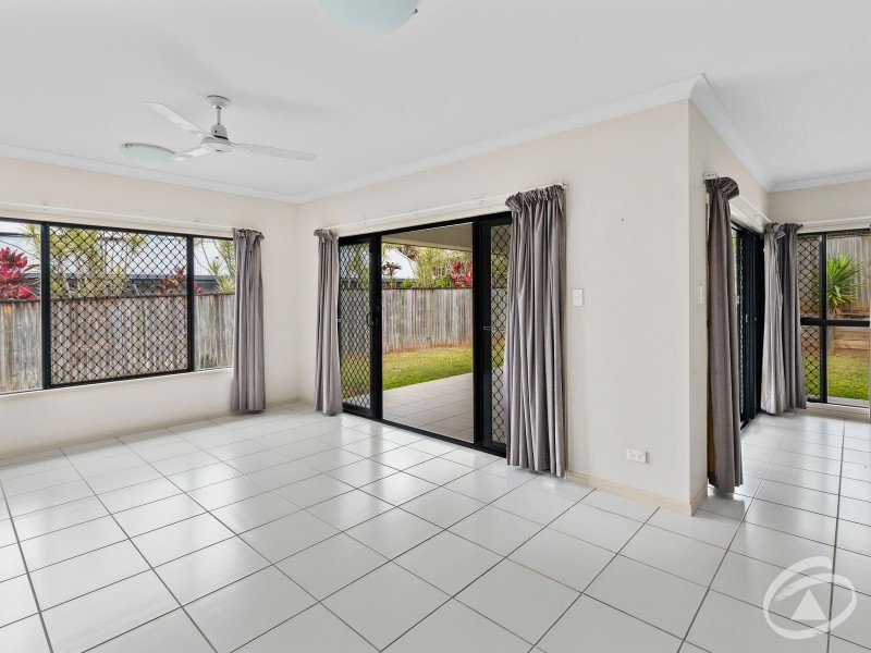 122 Springbrook Avenue, Redlynch QLD 4870