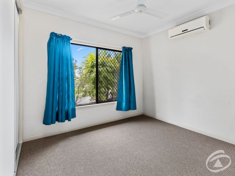 122 Springbrook Avenue, Redlynch QLD 4870