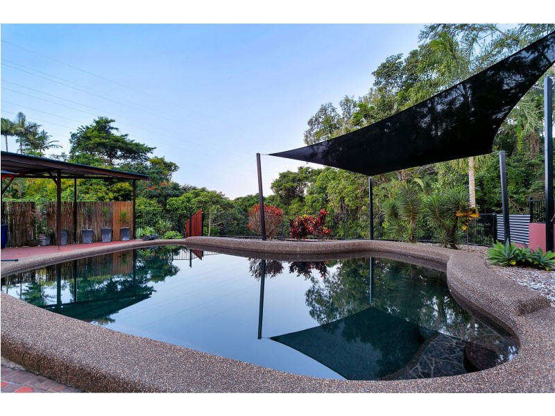 15 Slate Close, Brinsmead QLD 4870