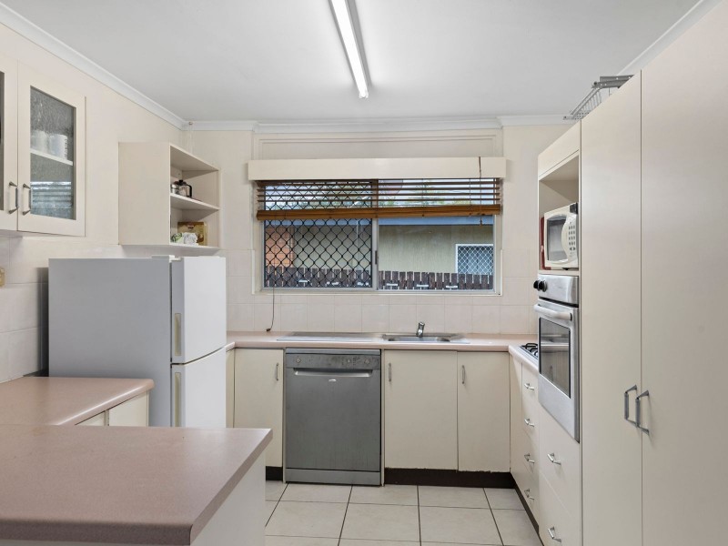 161-163 McManus Street, Whitfield QLD 4870