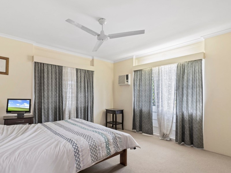 161-163 McManus Street, Whitfield QLD 4870