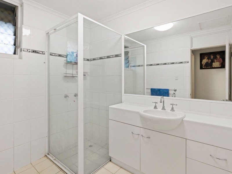 161-163 McManus Street, Whitfield QLD 4870