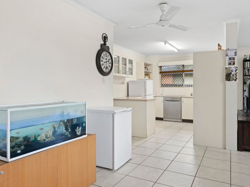 161-163 McManus Street, Whitfield QLD 4870