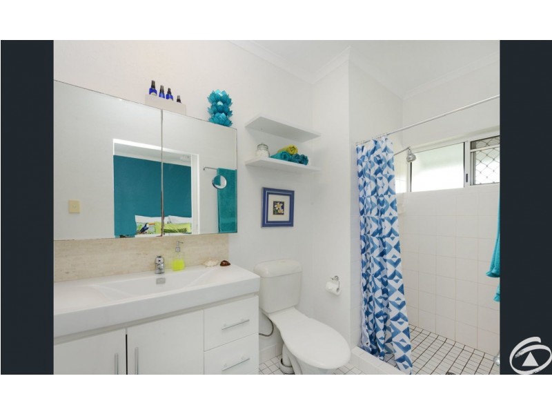 5/346-348 McCoombe Street, Mooroobool QLD 4870
