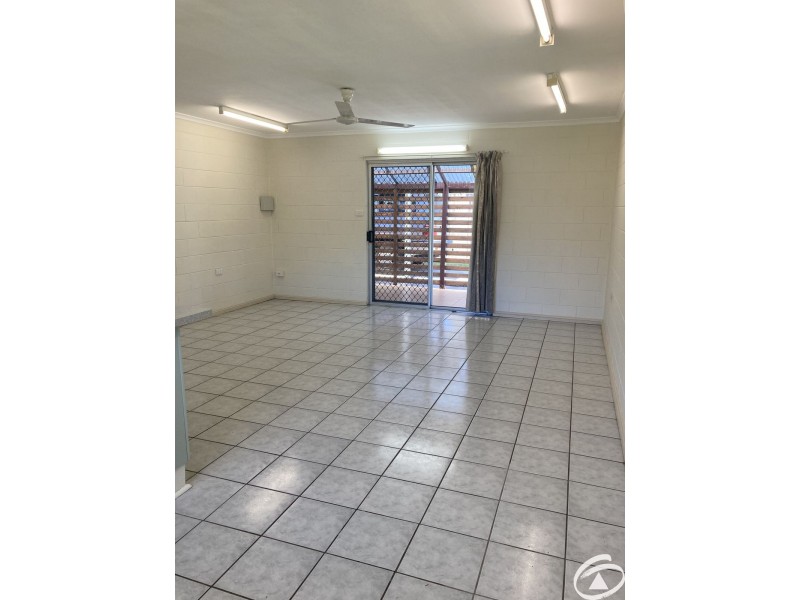 2/4 Eureka Street, Manunda QLD 4870