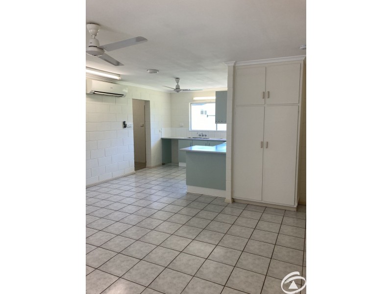 2/4 Eureka Street, Manunda QLD 4870