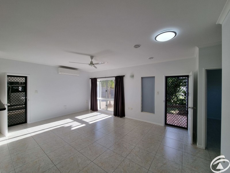 2 Tracey Close, Woree QLD 4868
